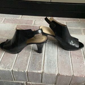 Super cute black heels